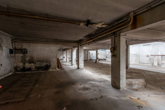 Locale commerciale in vendita a Voghera