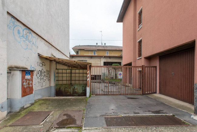 Locale commerciale in vendita a Voghera