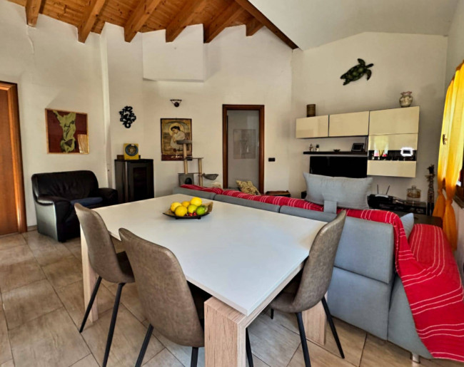 Casa singola in vendita a Pozzol Groppo