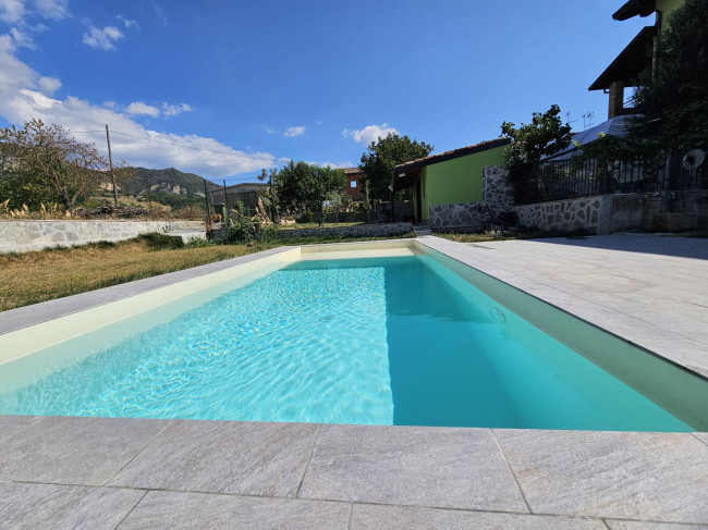 Villa in vendita a Ponte Nizza