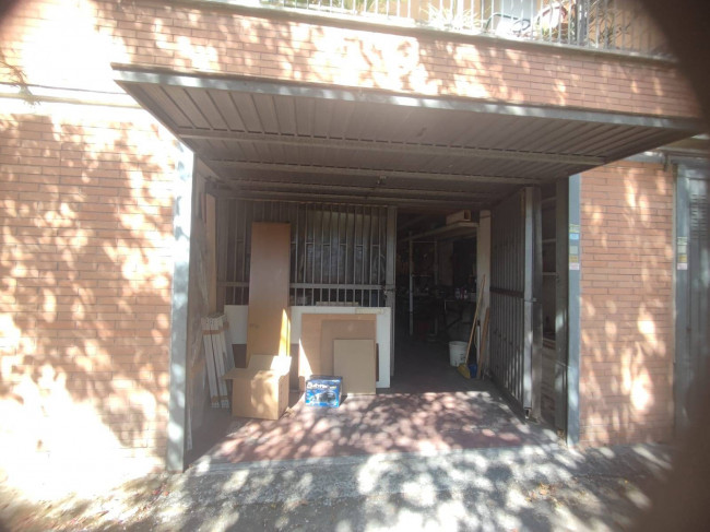 Box o garage in vendita a Roma