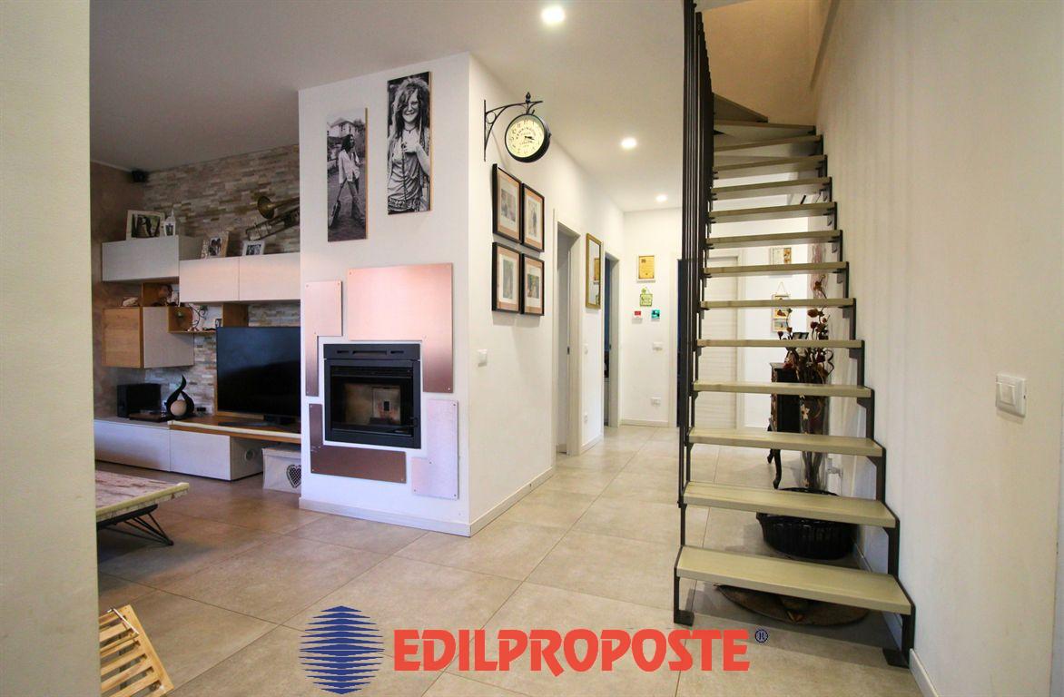 Villa in vendita a Limbiate