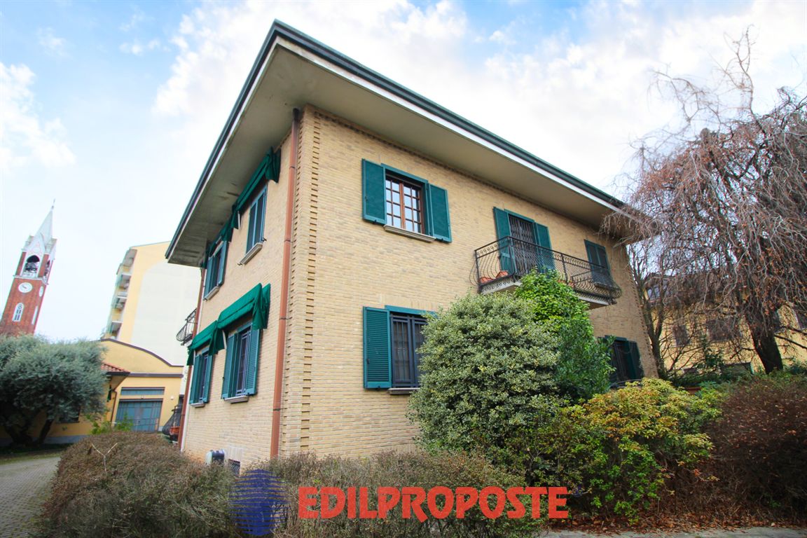 Villa bifamiliare in vendita a Limbiate