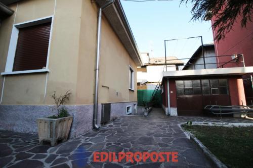 Villa in vendita a Limbiate