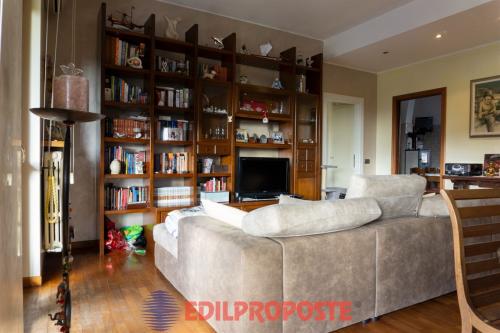 Appartamento in vendita a Seveso