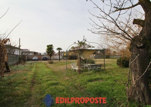 Villa in vendita a Dorno