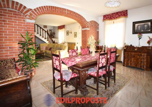 Villa in vendita a Dorno