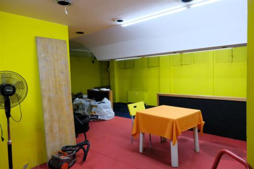 Locale commerciale in vendita a Varese