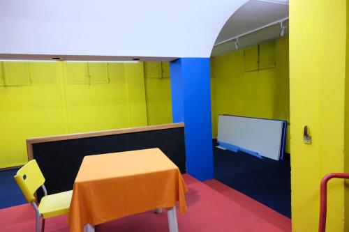 Locale commerciale in vendita a Varese