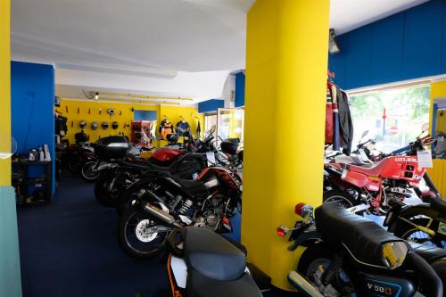 Locale commerciale in vendita a Varese