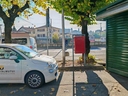 Locale commerciale in vendita a Varese