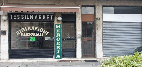 Locale commerciale in vendita a Paderno Dugnano