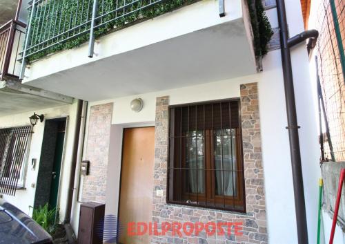 Casa singola in vendita a Bregnano