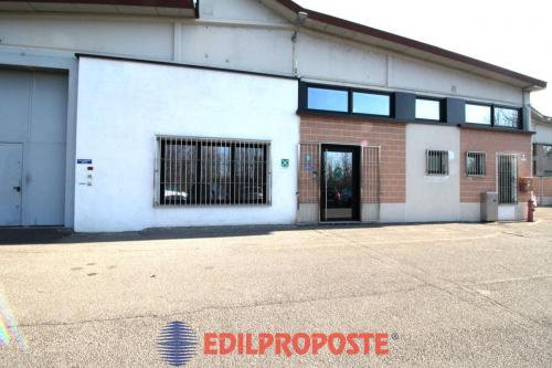 Capannone in vendita a Limbiate