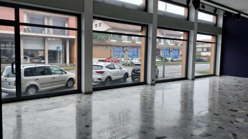 Attività commerciale in vendita a Limbiate
