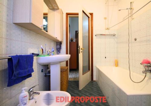 Appartamento in vendita a Garbagnate Milanese
