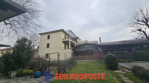 Altro in vendita a Varedo