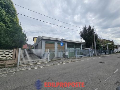 Capannone in vendita a Limbiate