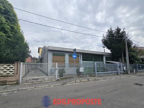 Capannone in vendita a Limbiate