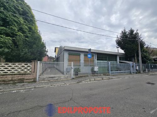Capannone in vendita a Limbiate