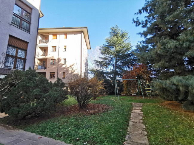 Appartamento in affitto a Varedo