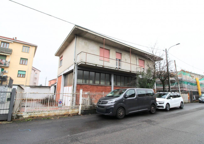 Deposito in vendita a Nova Milanese