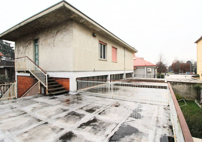 Deposito in vendita a Nova Milanese