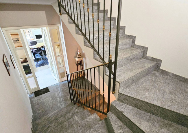 Villa bifamiliare in vendita a Limbiate