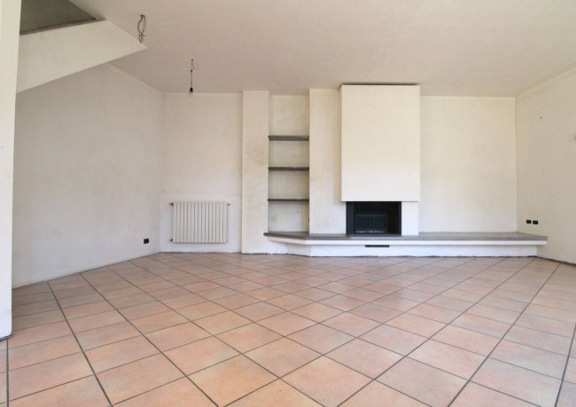 Casa Indipendente in vendita a Varedo