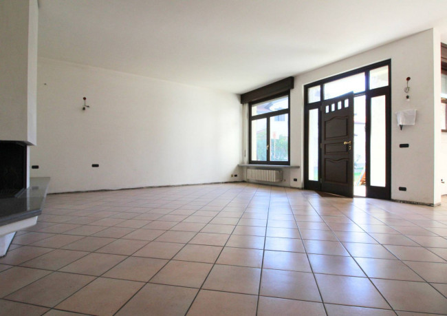 Casa Indipendente in vendita a Varedo