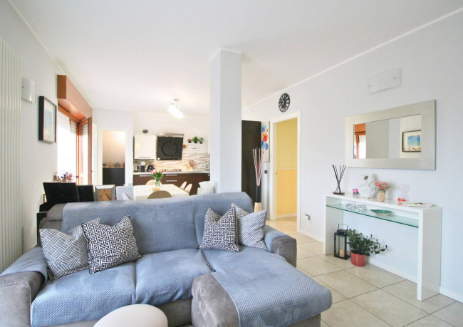 Appartamento in vendita a Limbiate