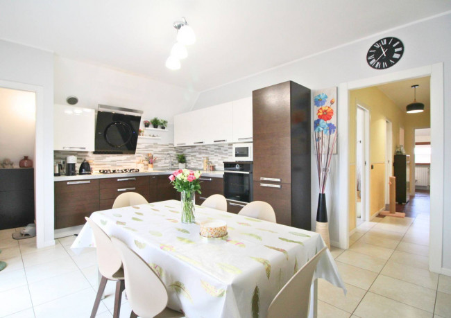 Appartamento in vendita a Limbiate