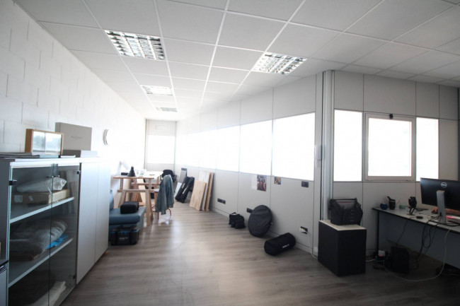 Capannone in vendita a Bovisio-Masciago