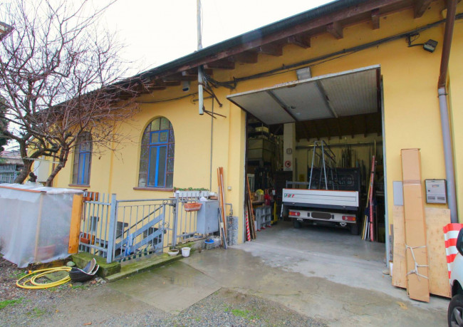 Capannone in vendita a Paderno Dugnano