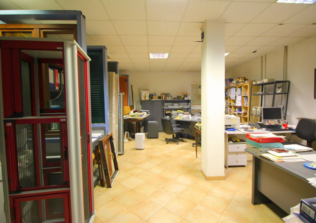 Capannone in vendita a Paderno Dugnano