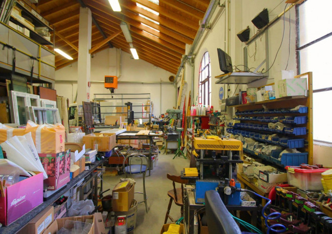 Capannone in vendita a Paderno Dugnano