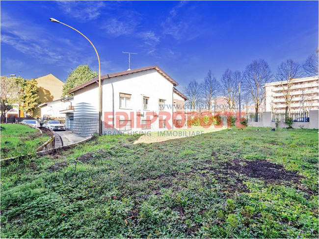 Villa in vendita a Limbiate