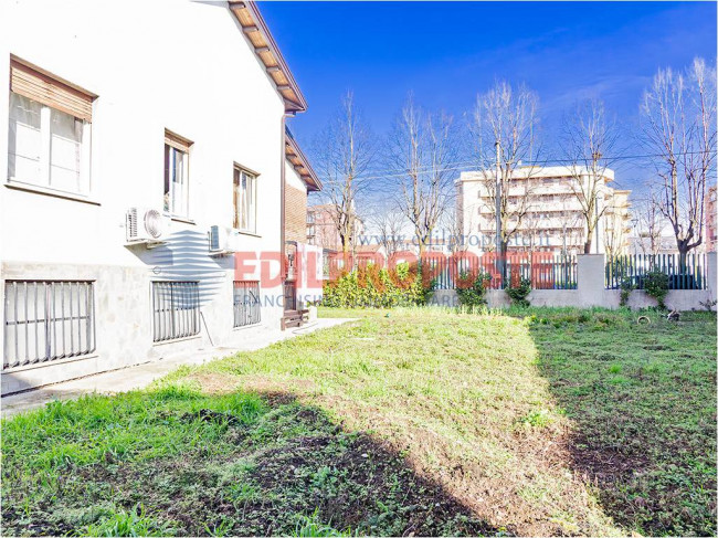 Villa in vendita a Limbiate