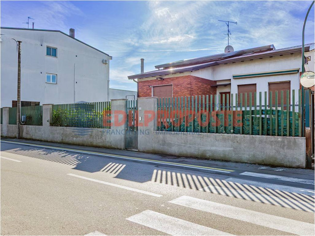 Villa in vendita a Limbiate