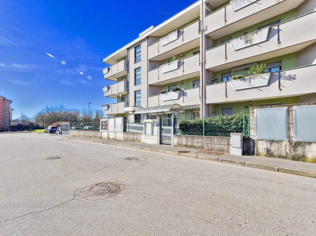 Appartamento in vendita a Solaro