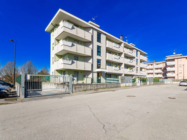 Appartamento in vendita a Solaro