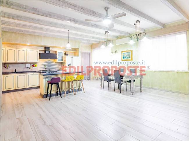 Casa Indipendente in vendita a Varedo