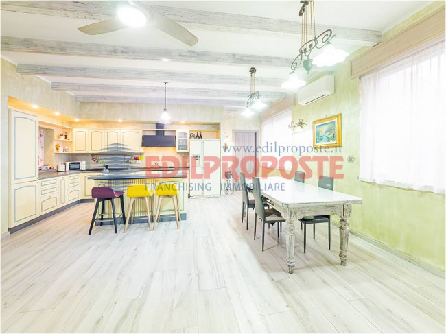 Casa Indipendente in vendita a Varedo