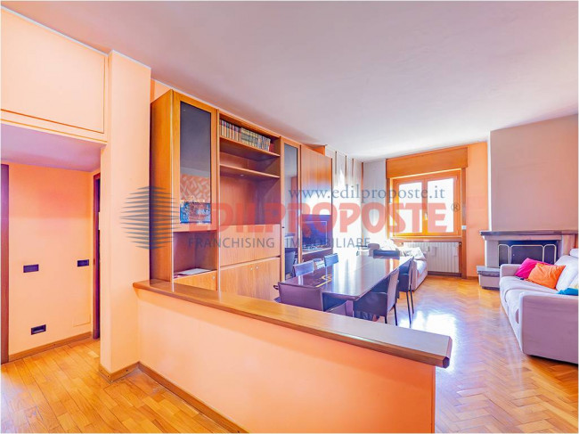 Appartamento in vendita a Monza