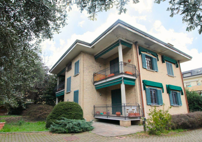 Villa bifamiliare in vendita a Limbiate