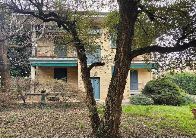 Villa bifamiliare in vendita a Limbiate