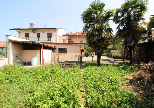 Villa bifamiliare in vendita a Limbiate