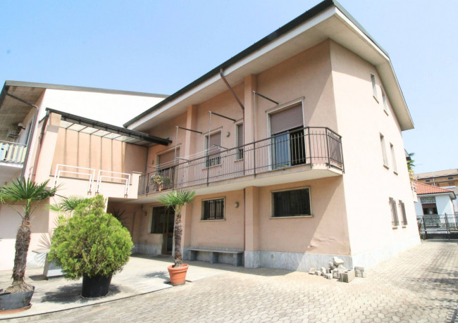 Villa bifamiliare in vendita a Limbiate