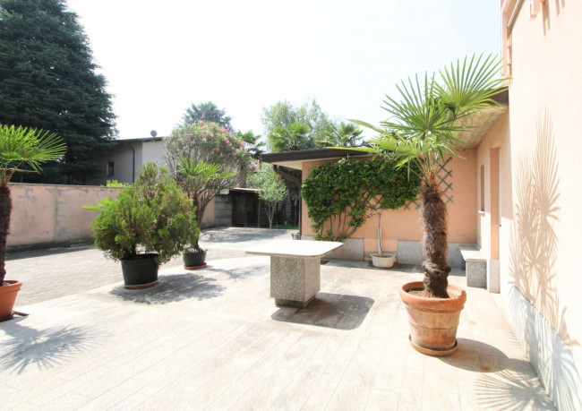 Villa bifamiliare in vendita a Limbiate
