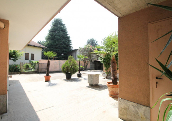 Villa bifamiliare in vendita a Limbiate